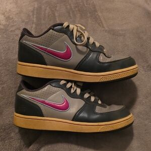 Nike Air Womens Size 8